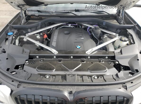 5UX23EM09S9Y79325 2025 BMW X7 White Շարժիչի բաժամունքի տեսք