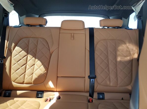 5UX23EU00R9S27249 2024 BMW X5 White 