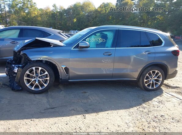 5UX23EU02R9S62648 2024 BMW X5 Silver 360 interior view