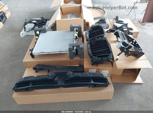 5UX23EU04R9S18201 2024 BMW X7 Black 
