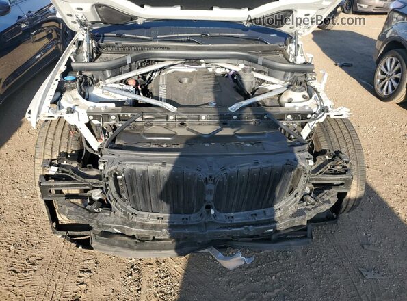 5UX23EU04R9W00356 2024 BMW X5 White Vista interior trasera
