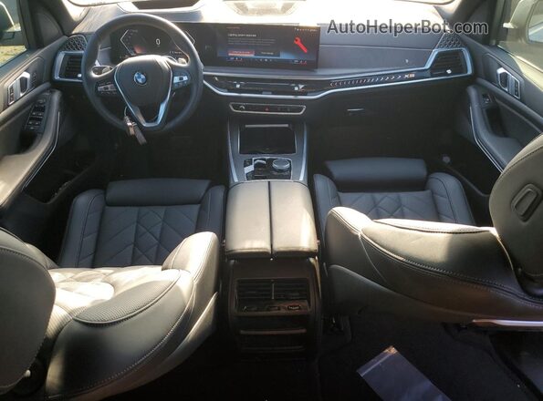 5UX23EU04R9W00356 2024 BMW X5 White Vista del salpicadero