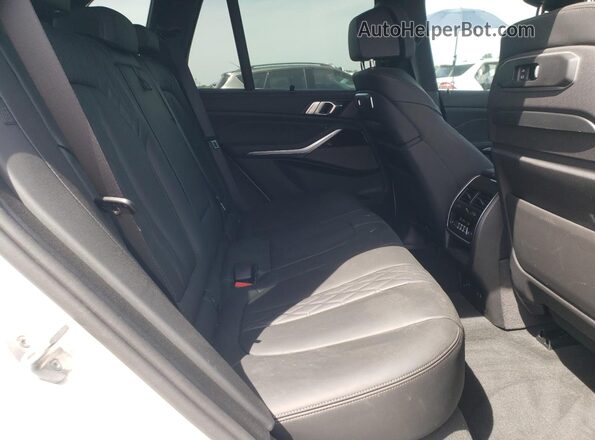5UX23EU05S9008440 2025 BMW X5 White Հետևի նստատեղերի տեսք