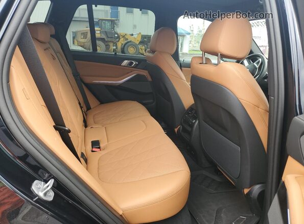 5UX23EU05S9Z25328 2025 BMW X5 Black Rear seats view