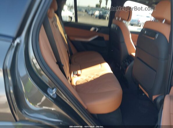 5UX23EU06R9U61976 2024 BMW X5 Green VIN կոդի պիտակի տեսք