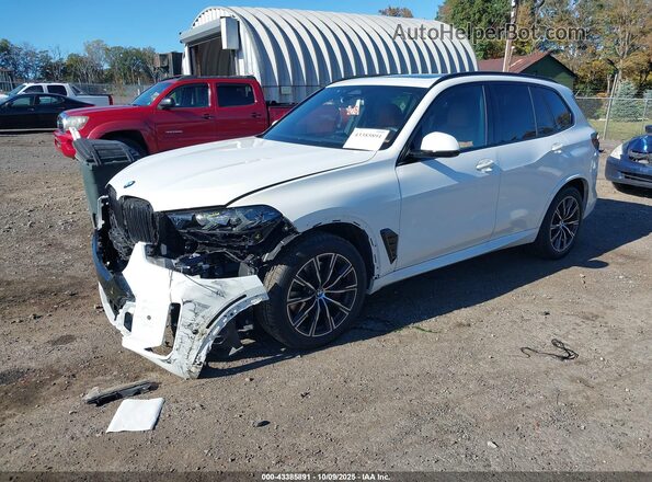 5UX23EU09S9Z07950 2025 BMW X5 White Vista tres cuartos delantera izquierda