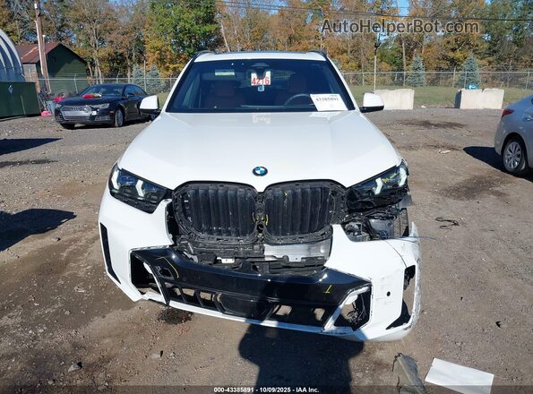 5UX23EU09S9Z07950 2025 BMW X5 White Vista del cuadro de instrumentos