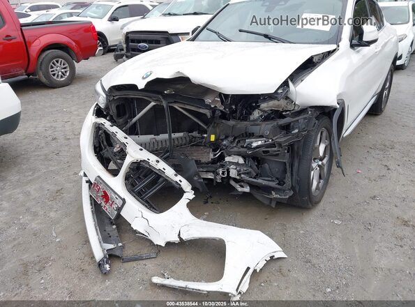 5UX2V1C03L9B47300 2020 BMW X4 White Widok z przodu