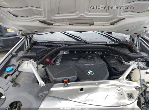 5UX2V1C03L9B47300 2020 BMW X4 White Widok z tyłu