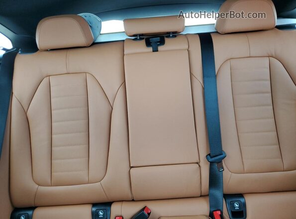 5UX2V1C05M9E84889 2021 BMW X4 White უკანა სავარძლების ხედი