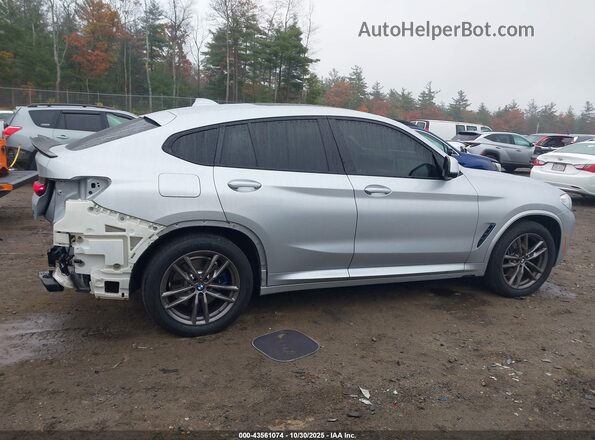 5UX2V5C06M9E04474 2021 BMW X4 Silver Widok wnętrza 360 stopni