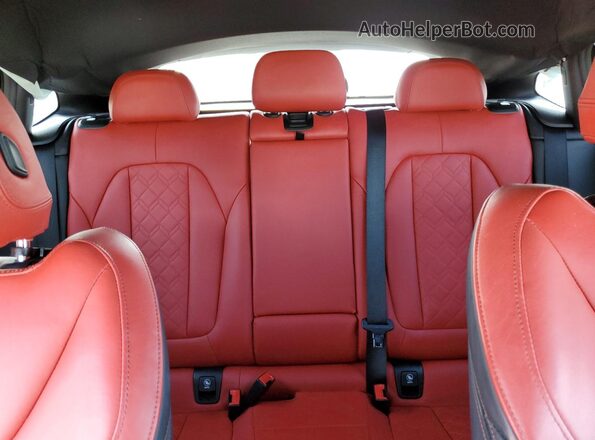 5UX2V5C09LLE69398 2020 BMW X4 White Rear seats view