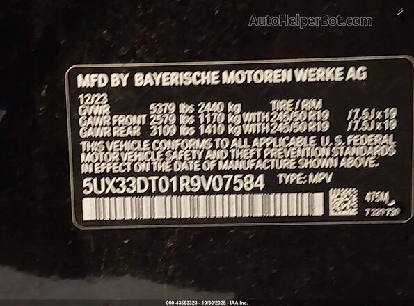 5UX33DT01R9V07584 2024 BMW X4 Black Widok komory silnika
