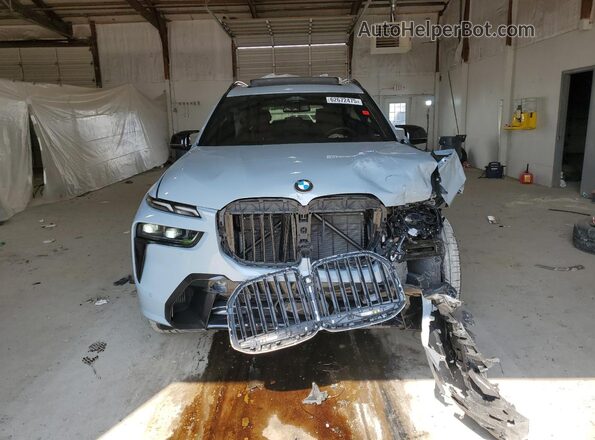 5UX33EM04S9W35098 2025 BMW X7 Gray Вид спереду
