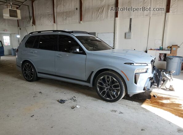 5UX33EM04S9W35098 2025 BMW X7 Gray Передня права чверть