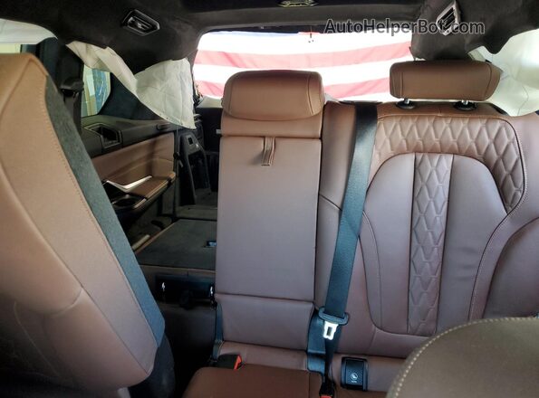 5UX33EM09T9018975 2026 BMW X7 Черный 