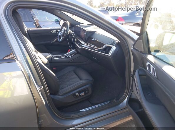 5UX33EX02S9W72761 2025 BMW X6 Gray წინა სალონის ხედი