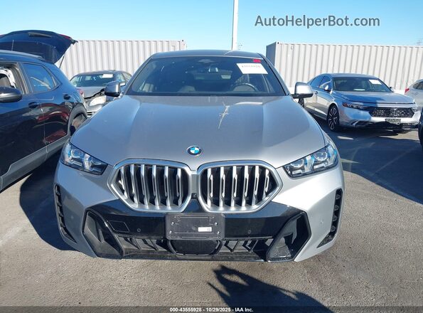 5UX33EX02S9W72761 2025 BMW X6 Gray ხელსაწყოთა პანელის ხედი