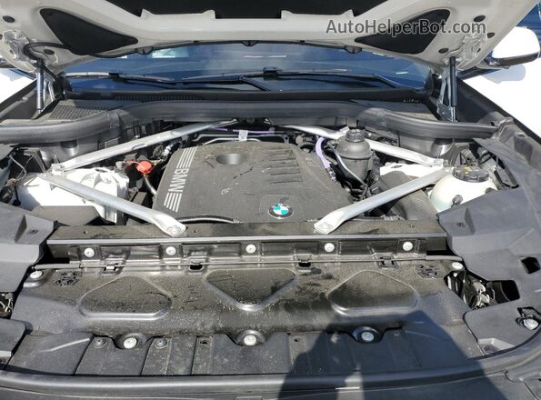 5UX33EX07S9X91633 2025 BMW X6 White ძრავის განყოფილების ხედი