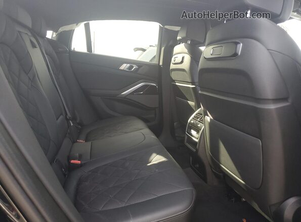 5UX33EX08S9X04354 2025 BMW X6 Black Rear interior view