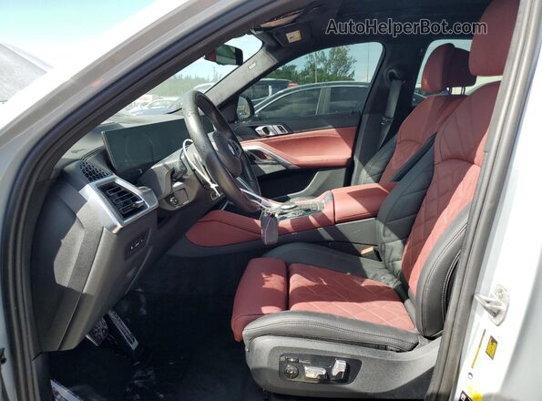 5UX33EX09R9T32078 2024 BMW X6 Gray Вид салону спереду