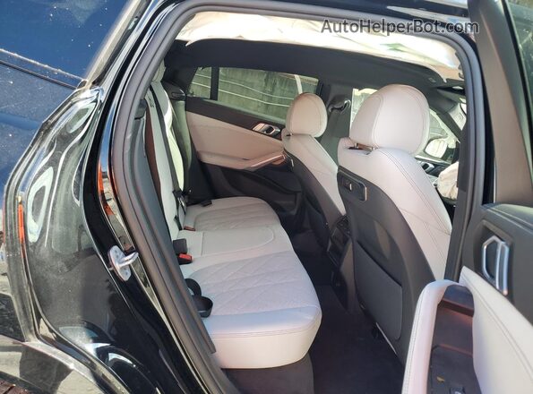 5UX33EX0XS9Z03745 2025 BMW X6 Черный Вид задней части салона