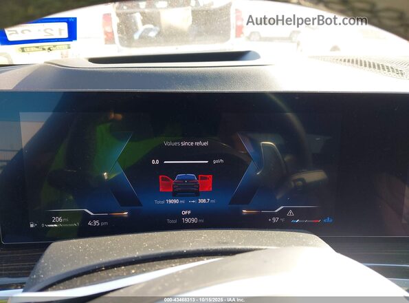 5UX33EX0XS9Z23333 2025 BMW X6 Black Vista de los asientos traseros