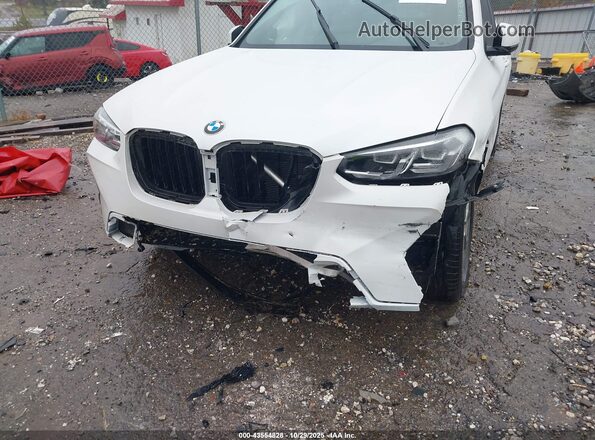 5UX43DP00N9M09624 2022 BMW X3 White Widok z przodu