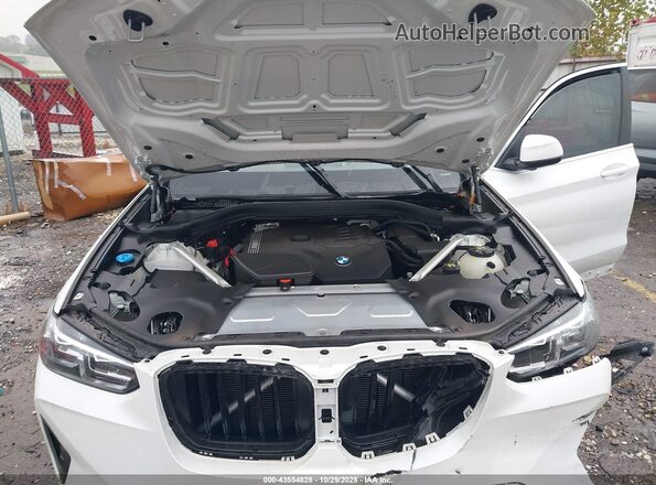 5UX43DP00N9M09624 2022 BMW X3 White Widok z tyłu