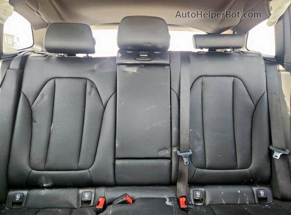 5UX43DP01P9P29585 2023 BMW X3 Blue Rear seats view