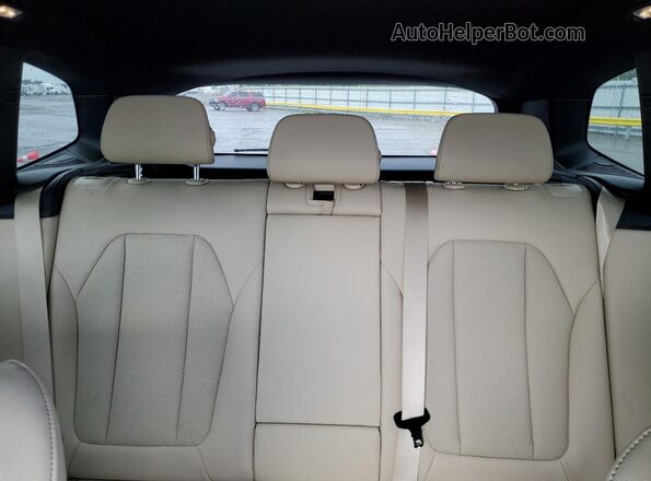 5UX43DP03N9L21344 2022 BMW X3 White Հետևի նստատեղերի տեսք