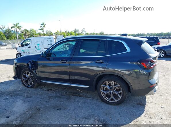 5UX43DP05P9S11172 2023 BMW X3 Black სალონის 360-გრადუსიანი ხედი