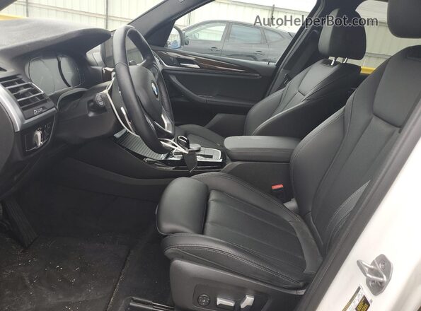 5UX53DP01N9J50324 2022 BMW X3 White Vista interior delantera