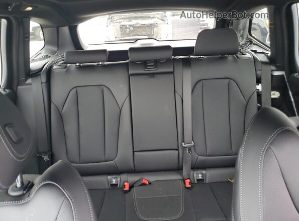 5UX53DP01N9J50324 2022 BMW X3 White Vista de los asientos traseros