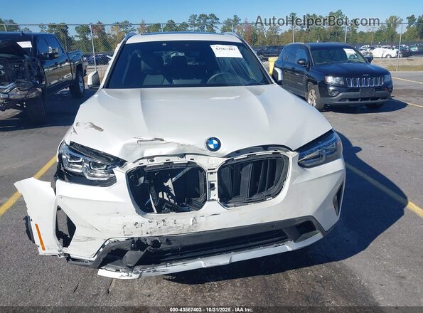 5UX53DP08P9S81267 2023 BMW X3 White ხელსაწყოთა პანელის ხედი