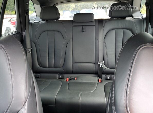 5UXCR4C01M9F80741 2021 BMW X5 Black Rear interior view
