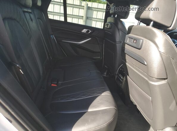 5UXCR4C02L9D01084 2020 BMW X5 White Вид задньої частини салону