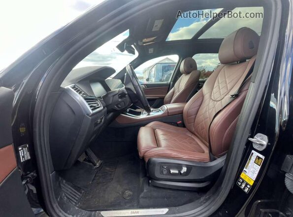 5UXCR6C00P9P08111 2023 BMW X5 Черный Вид салона спереди