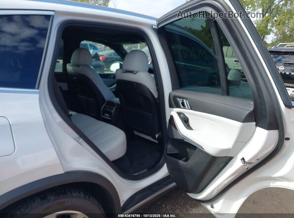 5UXCR6C00P9R39879 2023 BMW X5 Белый 