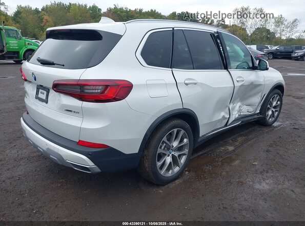 5UXCR6C02L9B81279 2020 BMW X5 White Rear right