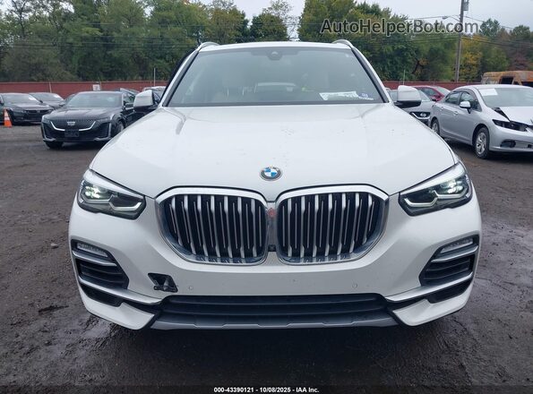 5UXCR6C02L9B81279 2020 BMW X5 White Instrument cluster view