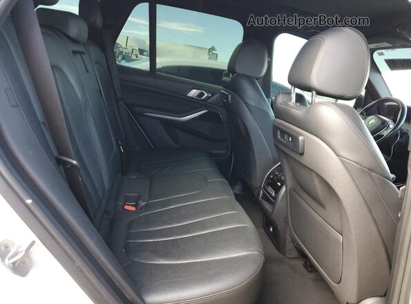 5UXCR6C04L9C34841 2020 BMW X5 White Widok wnętrza z tyłu