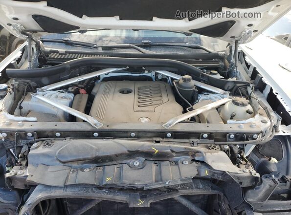 5UXCR6C04L9C34841 2020 BMW X5 White Widok komory silnika