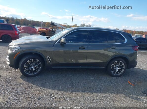 5UXCR6C04P9S00756 2023 BMW X5 Green Widok wnętrza 360 stopni