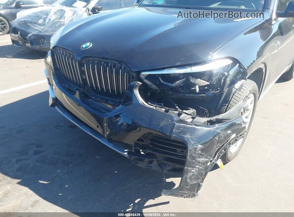 5UXCR6C09LLL83214 2020 BMW X5 Black Widok z przodu