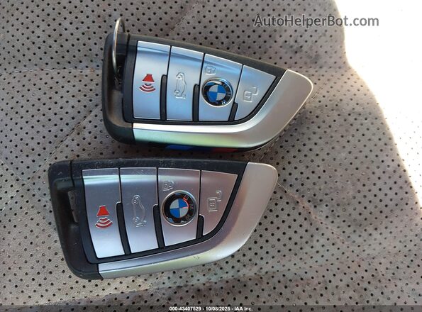 5UXCR6C0XP9P31217 2023 BMW X5 White Вид панелі приладів