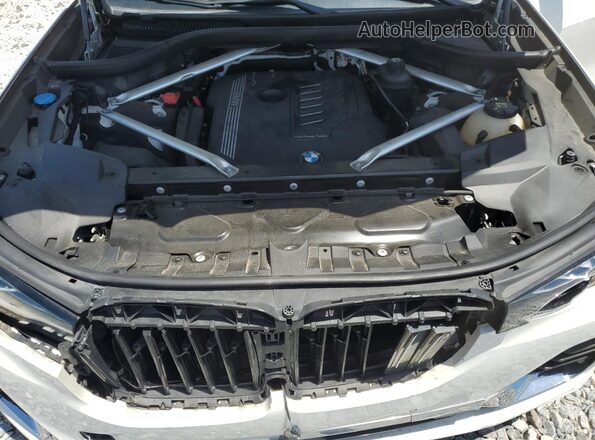 5UXCW2C03L9A00269 2020 BMW X7 White Вид підкапотного простору