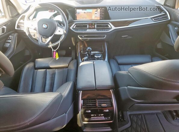 5UXCW2C03L9B15471 2020 BMW X7 White Widok deski rozdzielczej
