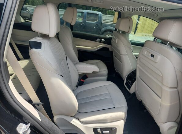 5UXCW2C04L9A01365 2020 BMW X7 Black Widok wnętrza z tyłu