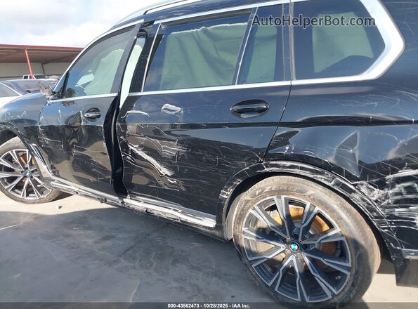5UXCW2C04L9C13330 2020 BMW X7 White Front view